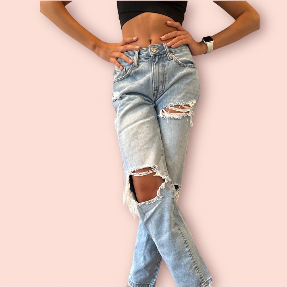 Forever 21 Distressed Ankle Jeans
